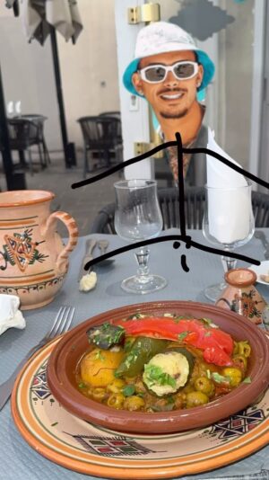 Vivian Grimigni Instagram - Tout s’est arrangé entre Greg et moi 
on est en train de manger ensemble, on a rangé les choses on pense à vous les bew bew ❤️