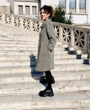 Vivian Kontomari Instagram - Κυριακή μεσημέρι 

#athens #stairs #blackshoes #platforms
@favela.gr @windsorsmith