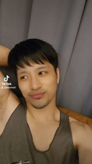 Vivid Bavornkiratikajorn Instagram - #ยังไม่เชอร์ค่ะ #ยังไม่เชอร์ 
ยังไม่เชอร์ค่ะ ยังไม่เชอร์ 👄🫦🫦

หยอกๆ น้องเค้าน่ารักครับ ผมทำอุบาทว์เอง 55 🤪🤪🤪
#funny
