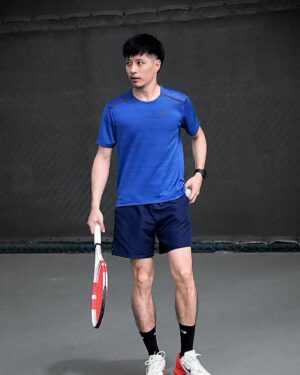Vivid Bavornkiratikajorn Instagram - ดึกๆไปตีกันหน่อยไม๊ แถวรัชดา
ตีเทนนิส?
.
.
.
ครับ!!!
(รู้นะคิดไร) 

#tennis #happy #healthy