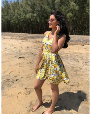 Viviya Santh Instagram - Angels decided to shine on me for a little while☺️☺️

#beach #vibes #reelitfeelit