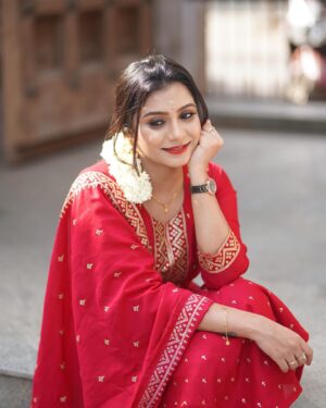 Vj Dhanusek Vijayakumar Instagram - ஜாதி மல்லி பூவே... தங்க வெண்ணிலாவே... ❤️

📷 @risshie_photography_ 
🎥 @mano_graphy_ 
.
.
.
#VjDhanusek #actress #photoshoot #photography #instadaily #instamood #instalike #instafashion #instaclick #instagram #picoftheday #happyme
