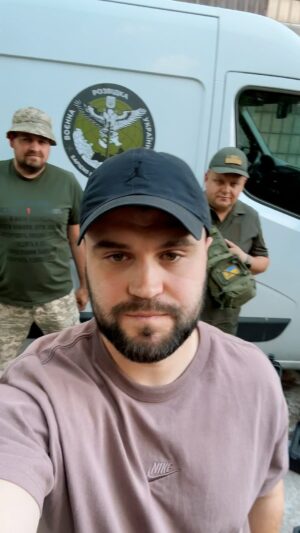 Vlad Shevchenko Instagram - Як і обіцяв, звітую

Панове, зовсім скоро (30 липня) у мене День народження. За українською народною традицією, в цей день я, звичайно ж, планую зробити  збір. Він буде більшим за попередній і за одиницями техніки, і за загальною сумою відповідно. Серед іншого, буде річ, яка особисто мене капець як здивувала, дуже хочу щоб такі штуки зʼявились у нас на озброєнні. Тому, якщо ви раптом знайдете в кишені шортів пару гривень, або вирішите випрати зимню куртку (а там щось є 100%) – не поспішайте купувати жуйки і сухарики, а згадайте що у мене незабаром ДН🤝