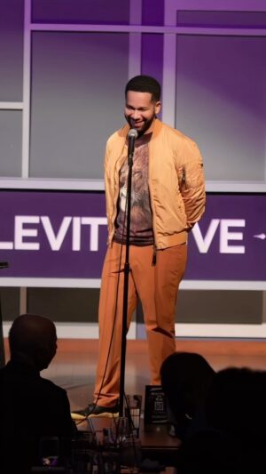 Vladimir Caamaño Instagram - That’s a lion 🦁. #simba #denzel #standupcomedy #newyork
