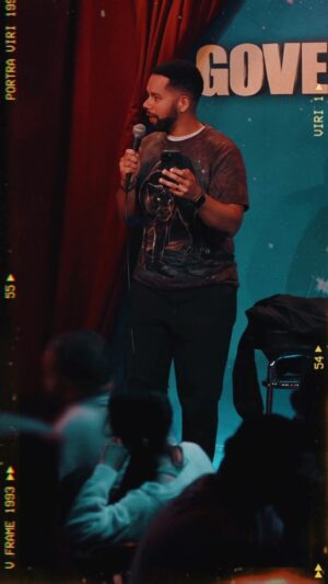 Vladimir Caamaño Instagram - How's Everybody Feeling Tonight? Dive into the world of laughter with our latest #comedy #standup 

#laughter #entertainment #funnyvideo #livecomedy #comedian #standupcomedy #humor #nightout #feelgood #audienceinteraction #comedyshow
 #comedy #crowdwork