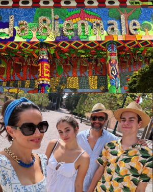 Vladimír Kobielský Instagram - Tak ciao zas o dva roky @labiennale ! 💛🧡💙💚

#venezia #bienale #arte #family

@alensa.sk