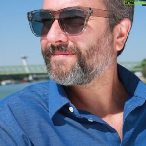 Vladimír Kobielský Instagram - LETO JE SPÄŤ😎

Máte možnosť vyhrať dvoje slnečné okuliare značiek Crullé, Marisio a Kimikado.

1️⃣ Označ kamaráta, ktorému by urobili radosť.
2️⃣ Sleduj @alensa.sk a @vladokobielsky 

Žrebujeme 31. 8. 🕶️☀️

Veľa šťastia!🍀

Pre nedočkavých stále platí 50% zľava s kódom: VLADO50

🎥 @kristian_kobi 

www.alensa.sk
@alensa.sk 
@alensa.cz 
@crulle.eyewear 

#newseason #summer #2023 #inspiration #alensa #beauty #design #ambassador #crullé #marisio #sunglasses #glasses #luxury #slovakia #enjoy