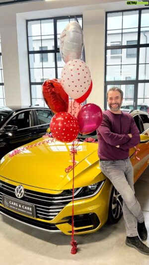 Vladimír Kobielský Instagram - Taký milý Valentín ♥️ 

#valentin #cars #darcek #zajazd #odmena #sutaz #kilometer #laska
