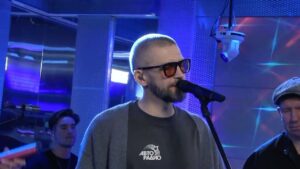 Vladimir Krestovskiy Instagram - @uma2rmanband 
Свеча