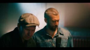 Vladimir Krestovskiy Instagram - Ребята, вышло видео на песню «Я остаюсь». Счастливы, что поучаствовали в таком мощном проекте! Спасибо всем причастным! 

#уматурман #яостаюсь @igorsukachev @shnurovs @serga_sergey_galanin @afsklyar @evmargulis @2517_official @surganova_official @undervud_official @garkundel @chaif_band
