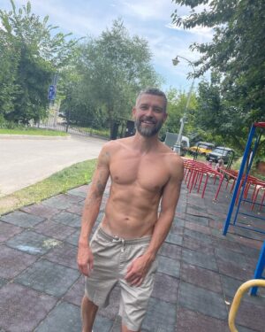 Vladimir Krestovskiy Instagram - Друзья я снова в строю)
Всем,кто писал мне добрые слова, огромное спасибо ❤️