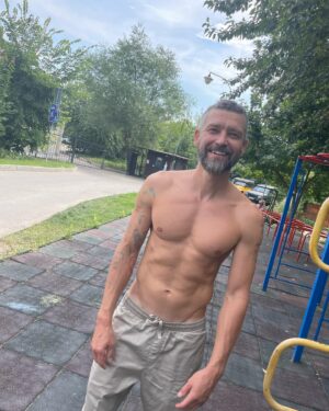 Vladimir Krestovskiy Instagram - Друзья я снова в строю)
Всем,кто писал мне добрые слова, огромное спасибо ❤️