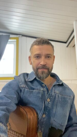 Vladimir Krestovskiy Instagram - Поздравляю с днём рождения моего друга @mityaev_oleg_official 
🥳❤️😘