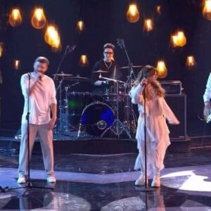 Vladimir Krestovskiy Instagram - @uma2rmanband @polozovasonya «Дождись» на Новой Фабрике звёзд @tnt_online