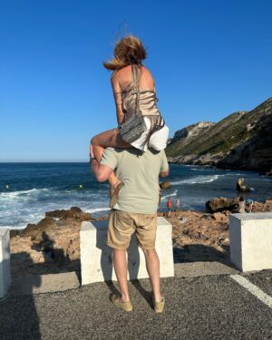 Vladimir Presnyakov Jr. Instagram - Он :- А давай сделаем нормальную фотографию? 
Она:- А давай не будем ? 
🤣😁😉