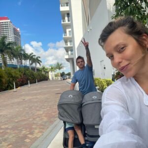 Vladislav Topalov Instagram - Парни, Папаши, Отцы, Деды, Мужчины)))
Наш день сегодня. В этот день хочется поздравить своего Отца и его Отца, моего Великого Деда. 
Институт Отцовства - самый великий и сложный. Но точно мой самый любимый!