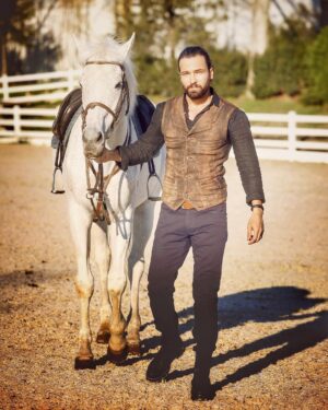 Volkan Keskin Instagram - #direniskaratay #payitahtabdülhamid 👊👊📸 @barisacarli