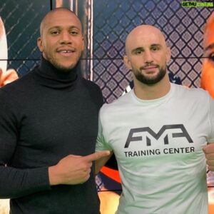 Volkan Oezdemir Instagram - Grosse ce-for au poto @ciryl_gane ce soir 💪🏻🥇 #ufc265