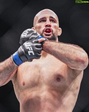 Volkan Oezdemir Instagram - Got the #7 out of there in less than 3’ ⌚

I want to fight the #3... @ufc just line him up, I’ll chop him down in #NoTime 🌋