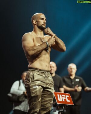 Volkan Oezdemir Instagram - War ready 🌋 #NoTime #50k 

📸 @weareoutwork