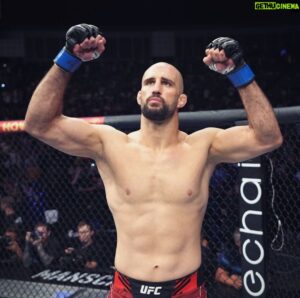 Volkan Oezdemir Instagram - Job done ✔️Can’t wait for the next one! Thanks to everyone 🌋💯 #UFCLondon