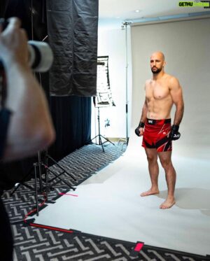 Volkan Oezdemir Instagram - 3 days left 🌋 #UFCLondon