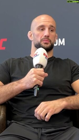 Volkan Oezdemir Instagram - 🇫🇷🤝🇨🇭 @volkan_oezdemir, le plus français des Suisses est de retour ce week-end ! Donnons-lui un max de force !

💥 En prime time en Arabie Saoudite, il affronte le showman Walker, pour se rapprocher du top 5 des -94kg du champion Pereira !

📺 Samedi à 21h sur RMC Sport 2