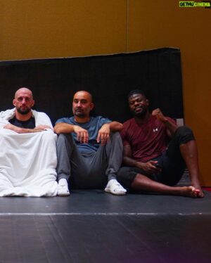 Volkan Oezdemir Instagram - J-2 war ready!! ⚔️ #ufc280 #teamwork