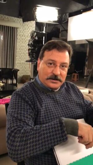 Volkan Severcan Instagram - Canım PınarAltuğ’un @pinaraltug_atacan programına katılmıştım… “SİZİ BÖYLE ALALIM” @siziboylealalimfox 45.bölüm… (yemeğin doğrusu için mutlaka ziyaret edin🤫😘)
Orada Pınar’ın pişirdiği enfes yahninin tarifini sette Melek’e @meleksahin35 anlatıyorum.😀
Pınar gerçekten olağanüstü bir yahni yapmıştı. Tadı damağımda valla…
Bu akşam bende bir deneyim yapmayı… 
Bekleriz, akşama bizde yahni var…🍽🍛🙏💐

ÇOCUKLAR DUYMASIN  @kanald @pinaraltug_atacan @zgunenc @meleksahin35 @suzankardes @alpaslanozmol.official @guliniyigun @denizzgok @canerkarauc @birolguvenmint @burcuguven2 @ksalcioglu @bortekay @sinemguven #tv #tvseries #komik #comedy @mintmotionpics #cocuklarduymasin #kanald #sitcom #komedi #dizi #pinaraltugatacan #tamerkaradağlı #zeynogonenc #birolgüven #mint #suzankardeş #alpaslanozmol #melekşahin #guliniyigun #komik #dizi #eğlence #volkansevercan #zerotuna #severcan #kalustşalcıoğlu #volsev  @volsev @tunaarman @alperenkhamis @oykuguvennn #gelememben #gönül #volkansevercan
