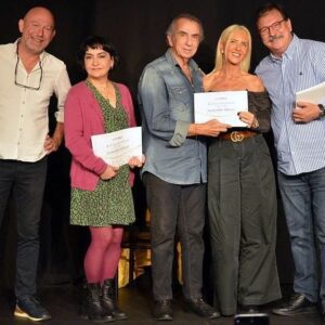 Volkan Severcan Instagram - Heyecanla duyuruyoruz ki, Folkart Academy’nin 2023 Sonbahar dönemi tamamlandı ve öğrencilerimiz sertifikalarını aldı! 🎓✨

Tiyatro, dans ve müzik alanlarında eğitimlerimizle sanatın farklı yönlerini keşfetmeye devam edeceğiz. Tiyatro eğitimimizin ikinci dönemi 9 Aralık 2023’te başlıyor. Yeni dönem için başvurular folkartakademi.com internet sitesinden yapabilirsiniz. Son başvuru tarihimiz 3 Aralık 2023. 🗓️⏳
 Mezun olan öğrencilerimizi gönülden kutluyor, yeni yüzleri görmek için sabırsızlanıyoruz! 🌟

#Folkart #FolkartAcademy

@folkartacademy @folkartyapi @mesutsancakk @metinnsancak @erhanyazicioglu.ey @unalersozlu @caglarsoner @ceyslan @borasevercan @sule.demirezen.1 @dr.ibrahimsaritas @ibrahimraci @guroltonbul @fundacebi @balerinaslicilek @hasancanisguden @sedat.buldan @beyazparmak @hlysvshs @esra.karaaslan @ziyakurkut @hsnist34 @safak_ersozlu @tanselkorayakman @interdi.agency @haktanipek @atamandervisoglu