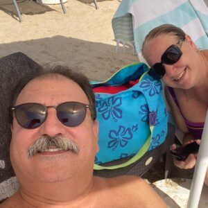 Volkan Severcan Instagram - Yaz bitmeden…
2 gün kapalıyız. Dinlenme molası…
😎🌞☀️🍉👙🕶️🧢
@mmugesevercan