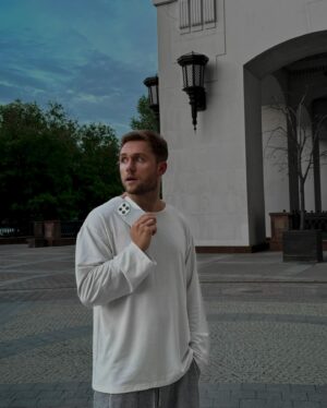 Vsevolod Sokolovskiy Instagram - Почти вся моя жизнь связана с медиа!

Для меня это имеет особое значение, ведь как это здорово – спустя время смотреть на видео или фото и вспоминать счастливые моменты жизни. В каждом таком кадре хранится своя история, способная на миг вернуть тебя в прошлое. И как бывает обидно, когда не получается поймать момент: не так упал свет, не работает фокус или видео получилось нечетким. 

А со смартфоном CAMON 30 Premier 5G я забыл об этой проблеме. Теперь любой момент моей жизни сохранится в видео в 4К: в темное время суток, в движении или просто высокодетализированная и яркая съемка повседневной жизни - всегда!

Смартфон CAMON 30 Premier 5G от @tecnorussia выделяется продвинутыми возможностями съемки при сложных условиях, а также съемки видео 4K 60 к/с не только на основную, но и на ультраширокоугольную и фронтальную камеры. Для меня, как творческого человека, это действительно важно. 

Успейте и вы запечатлеть свои счастливые моменты вместе с CAMON 30 Premier 5G ❤️

#TECNO #Camon30Series #ИсторияВкаждомКадре