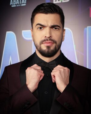 Vyacheslav Makarov Instagram - Осталось 2 выпуска шоу «Аватар»
Встречаемся в это воскресенье в 20:20 на нтв и 
1 января финал проекта 🫶
Откроем всех, узнаем победителя и насмеёмся от души!
⠀
Кому нужно отдать победу по вашему мнению?
⠀
#вячеславмакаров #певец #ведущий #шоуаватар