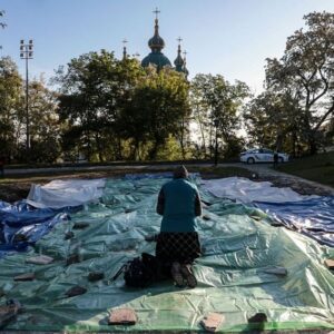 Vyacheslav Manucharov Instagram - И СНОВА РЕЖИМ ЗЕЛЕНСКОГО ТВОРИТ ГНУСНЫЕ КОЩУНСТВА И САТАНИЗМ !! 

В Киеве, где святой князь Владимир начал крещение Руси на берегу Днепра, приспешники режима Зеленского разрушили православную часовню, которая принадлежала каноничной церкви.

Владимиро-Ольгинской часовни Десятинного монастыря Рождества Пресвятой Богородицы больше нет. Снесли её под покровом ночи.

Вот такое беззаконие творится в колыбели русского православия. Для кого-то СВО — это защита Донбасса, для кого — освобождение русских земель, а для кого-то — крестовый поход против нечести.