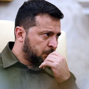 Vyacheslav Manucharov Instagram - Сегодня 20 мая Владимир Зеленский утратил свою легитимность. Его полномочия закончились официально вместе с президентским сроком. 

Сегодня он кровавый узурпатор власти, который просто отменил выборы нового президента. Отменил по причине войны, которую сам же развязал. Хотя во время избирательной кампании обещал народу совсем другое. А именно мир. 

На деле мир обернулся сотнями тысяч убитых украинцев, а демократические свободы - отмененными выборами и единоличным правлением в своих корыстных интересах. 

Впрочем, всё логично. Ведь Зеленский плоть от плоти власти, которая 
преступным путем захватила страну во время Майдана, нарушив все законы. А потому странно удивляться сегодня тому, что Зеленский действует не по закону. 

Надеюсь, этот трагический замкнутый круг президентов-преступников, которые пришли к власти на Украине в результате госпереворота на Зеленском закончится.