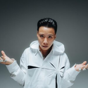 WILYWNKA Instagram - 【緊急リリース決定】
3月18・25日(月)深夜23時56分からTBSにて2週連続で放送するスケボー版SASUKE特番 『KASSO』のテーマソングとしてWILYWNKAが書き下ろした新曲「PUSH ‘N’ PUSH」が3月19日(火)にデジタルリリース！

Produce @xxdjuppercutxx 
Skater @kotora_mitani @evisenskateco 
Skate Produce @naoya_morohashi 
Photo @kaisei_yamaguchi 
Artwork @405mhz 
@kasso_0318 

#WILYWNKA #PUSHNPUSH