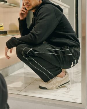 Wafda Saifan Lubis Instagram - The iconic MEXICO 66 SD showing the Timeless Luxe of @onitsukatigerofficial 🐯 

@onitsukatigerindonesia
#MoreThanMexico66
#OnitsukaTigerID