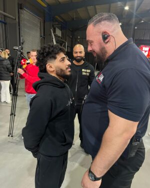 Walid Muhsein Instagram - Who do you guys think will win between me and the guy that made me fly