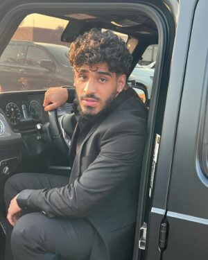 Walid Muhsein Instagram - Best caption wins ♟️