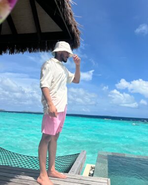 Walid Muhsein Instagram - Masterpiece trying to master peace @ayadamaldivesresort