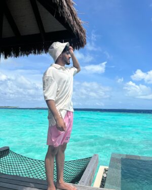 Walid Muhsein Instagram - Masterpiece trying to master peace @ayadamaldivesresort
