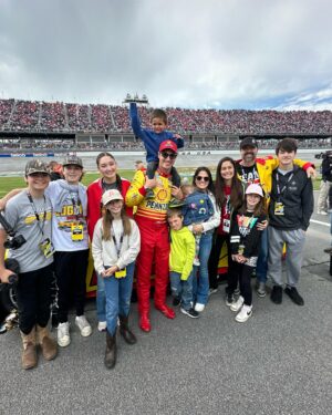 Walker Hayes Instagram - Unreal @talladega experience today!!!! So proud of team @joeylogano #22 for life 🦆🦌 See y’all in October😤😤