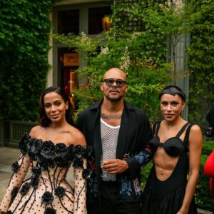 Walshy Fire Instagram - Paris Fashion Week. @voguefrance 

#badman in #paris 
Starring: 
@anitta 
@marinamorena83 
@diplo 
@badbunnypr 
@ayanakamura_officiel 
@patmcgrathreal 
@kalash972 
@djruckusofficial 
@tydollasign 
@majorlazer 
📸. @_cvpl_ 

Sorry for the #latepost