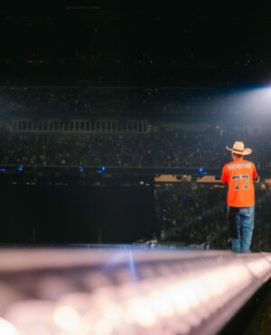 Walshy Fire Instagram - To perform at the NRG stadium (home of Houston Texans), on a stage shaped like an onion, that turns into a huge star,  with a continuously spinning stage on top of the star! Jah Know.  One of the dopest events I have ever played. The athletes and competition level is crazy. I hope the pics and videos do the level of production justice. Tbh, you had to be there. One in a million, big respect @rodeohouston 🫶🏽 🤟🏽

Snaps by @gnodsgn @rodeohouston 

The z-ro song isn’t on here so chose the original but H-Town yall know 🤟🏽