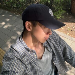 Wang Ko-Yuan Instagram - 圖一：喝到好喝的咖啡讓你飛
圖二：氣溫變得難以理解
圖三：我最愛的WhatsApp貼圖
圖四：你看到的
圖五：我實際吃的