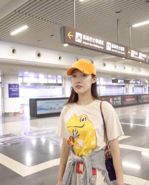 Wang Shuang Instagram - 九月，开学季。
大家也要注意身体。
又又 已经哑了😂😂。