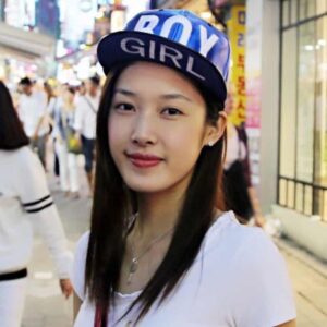 Wang Shuang Instagram - 哈哈 看到有人留言说，虽然现在不能出门旅游，但可以发发以前的旅游照。那好吧，我翻了翻相册，找出几张年轻时的我，哈哈哈。当然现在依然年轻。😜😜😜