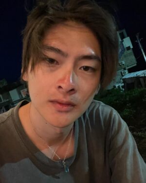 Wang Ting Yun Instagram - 最近的我 
@coastline_lanyu