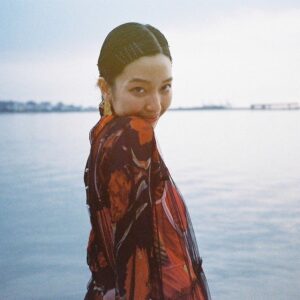 Wang Yu-xuan Instagram - この前Indigo la endさんのPVを出演させていただいて、撮影チームと一緒に台北を満喫に遊びまくって、すごく楽しかった。大切な思い出になりました。
很開心出演了 @indigolaend 的MV，看了淡水的夕陽、大稻埕的西瓜汁和台北的巷弄，希望下次還能跟大家一起玩！大家快去看KANNA👼🍊🌅🧡