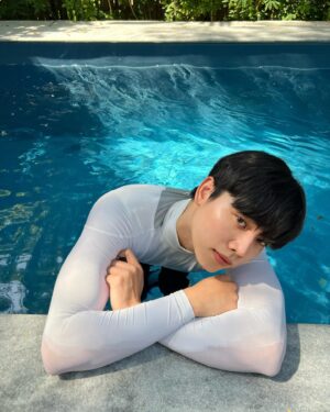 Wannarat Wattadalimma Instagram - Whai if I dive deep? Would you come after me? 
#sunnywnrt